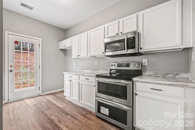 7611 Abigail Glen Drive, Charlotte, NC 28212