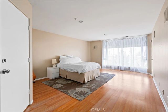 24 C Pacific Avenue, Surfside, CA 90743