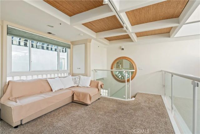 24 C Pacific Avenue, Surfside, CA 90743