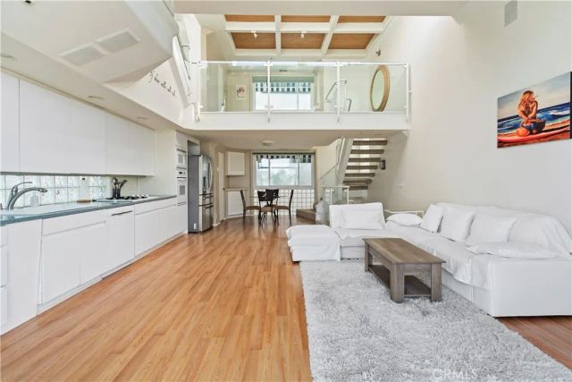 24 C Pacific Avenue, Surfside, CA 90743