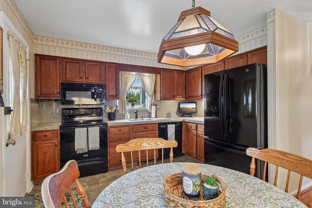 2607 GRAND, Holmes, PA 19043