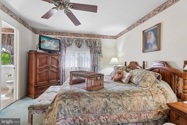 2607 GRAND, Holmes, PA 19043