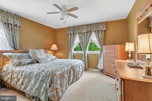 2607 GRAND, Holmes, PA 19043