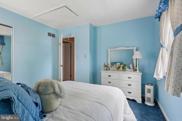 2607 GRAND, Holmes, PA 19043