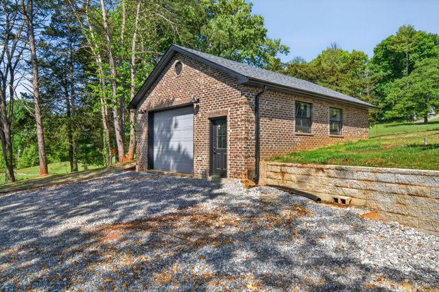 124 Virginia Ave, Livingston, TN 38570