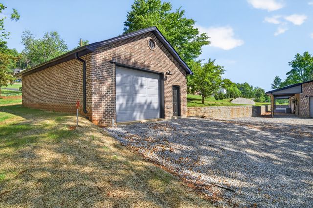 124 Virginia Ave, Livingston, TN 38570