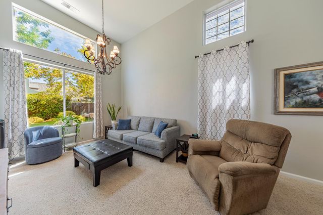 1283 Coventry Avenue, Clovis, CA 93611