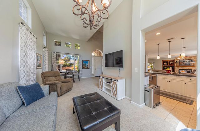 1283 Coventry Avenue, Clovis, CA 93611