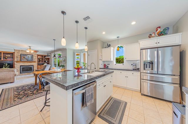 1283 Coventry Avenue, Clovis, CA 93611