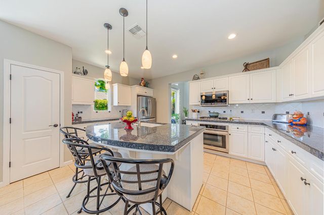 1283 Coventry Avenue, Clovis, CA 93611