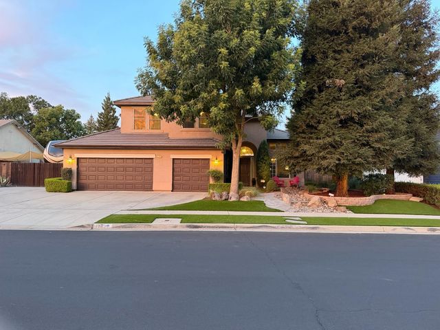 1283 Coventry Avenue, Clovis, CA 93611