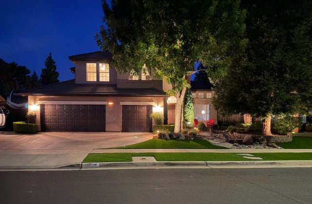 1283 Coventry Avenue, Clovis, CA 93611