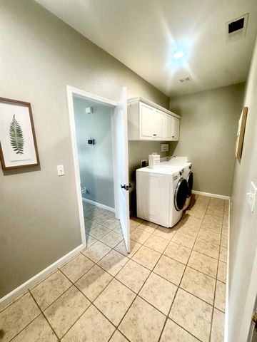 1283 Coventry Avenue, Clovis, CA 93611