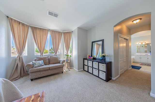 1283 Coventry Avenue, Clovis, CA 93611