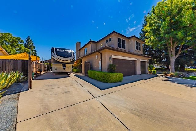 1283 Coventry Avenue, Clovis, CA 93611