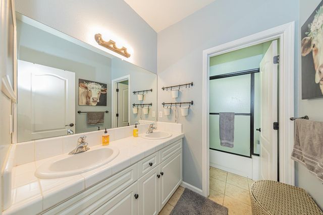 1283 Coventry Avenue, Clovis, CA 93611