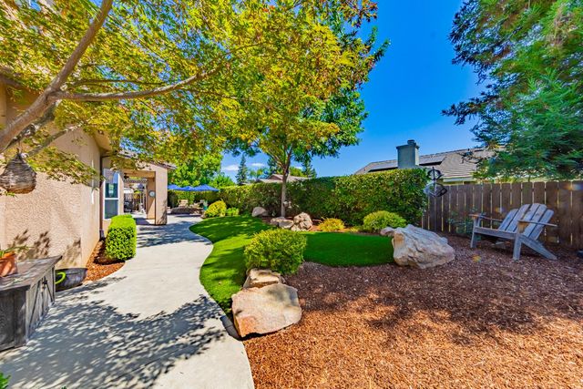 1283 Coventry Avenue, Clovis, CA 93611