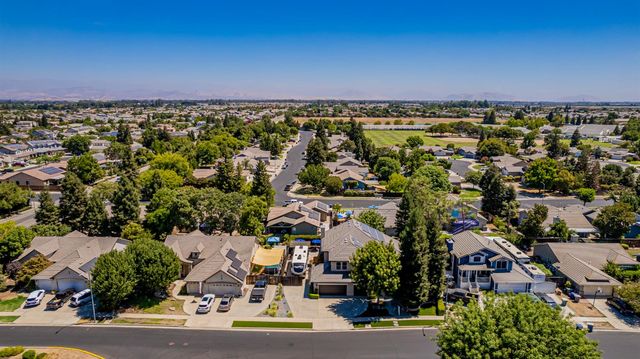 1283 Coventry Avenue, Clovis, CA 93611