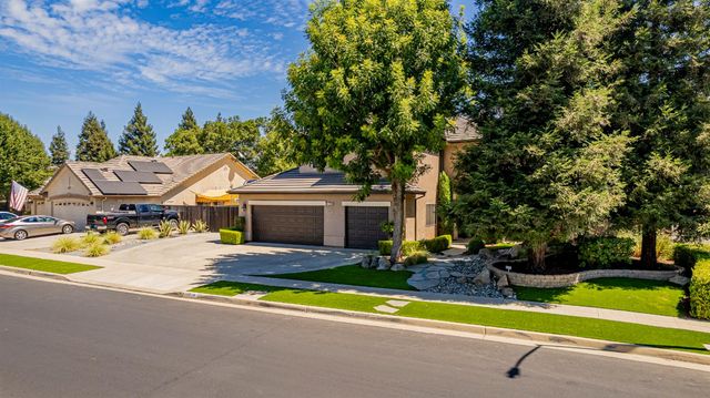 1283 Coventry Avenue, Clovis, CA 93611