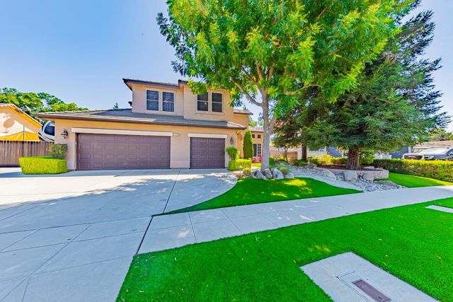 1283 Coventry Avenue, Clovis, CA 93611