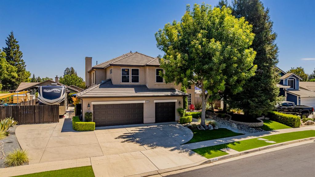 1283 Coventry Avenue, Clovis, CA 93611