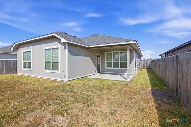 103 Dripping Spring, Victoria, TX 77904