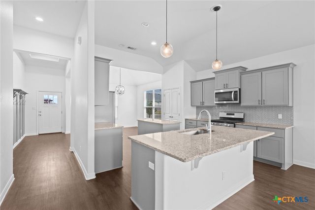 103 Dripping Spring, Victoria, TX 77904