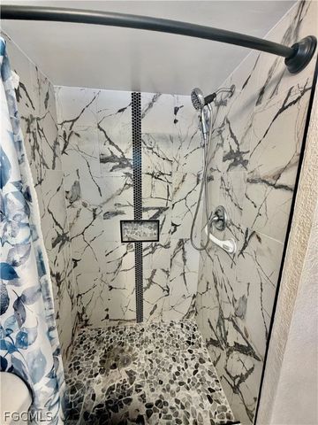 12213 De Moya DR, Fort Myers, FL 33905