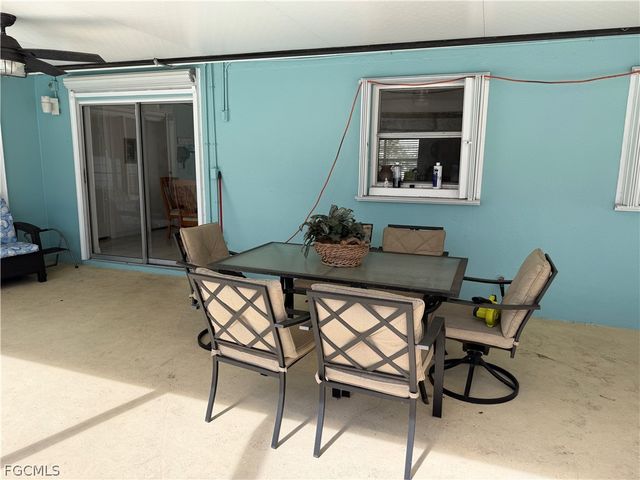 12213 De Moya DR, Fort Myers, FL 33905