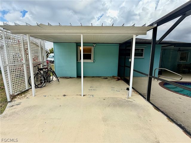 12213 De Moya DR, Fort Myers, FL 33905