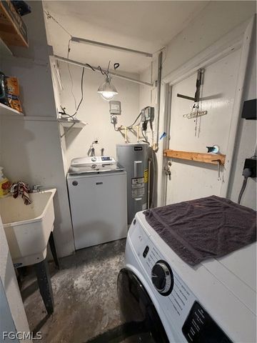 12213 De Moya DR, Fort Myers, FL 33905