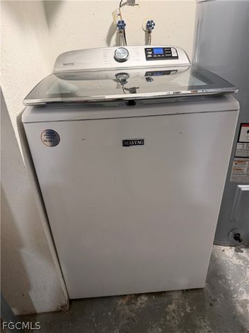 12213 De Moya DR, Fort Myers, FL 33905