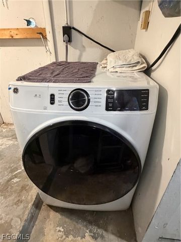 12213 De Moya DR, Fort Myers, FL 33905