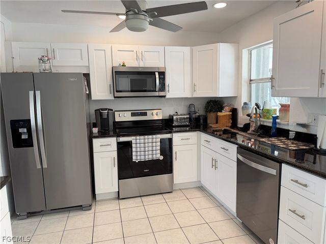 12213 De Moya DR, Fort Myers, FL 33905