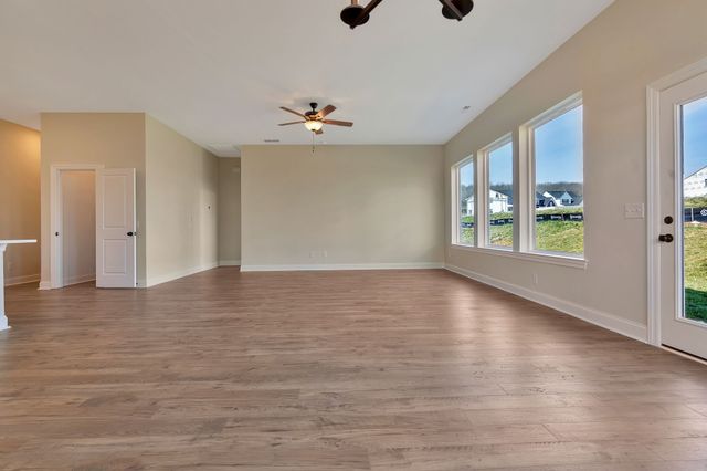 834 Drivers Cir, Columbia, TN 38401