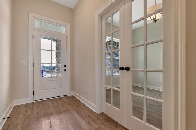 834 Drivers Cir, Columbia, TN 38401