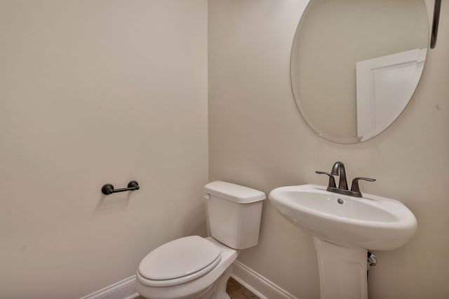 834 Drivers Cir, Columbia, TN 38401