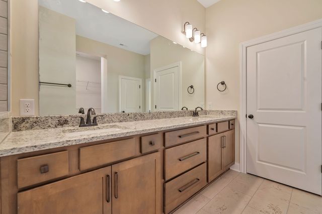 834 Drivers Cir, Columbia, TN 38401