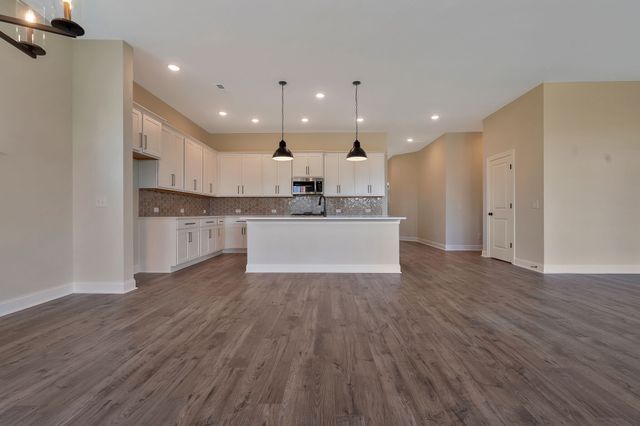 834 Drivers Cir, Columbia, TN 38401