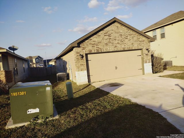 10827 AIRMEN DR, Converse, TX 78109