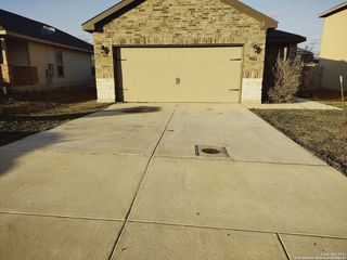 10827 AIRMEN DR, Converse, TX 78109