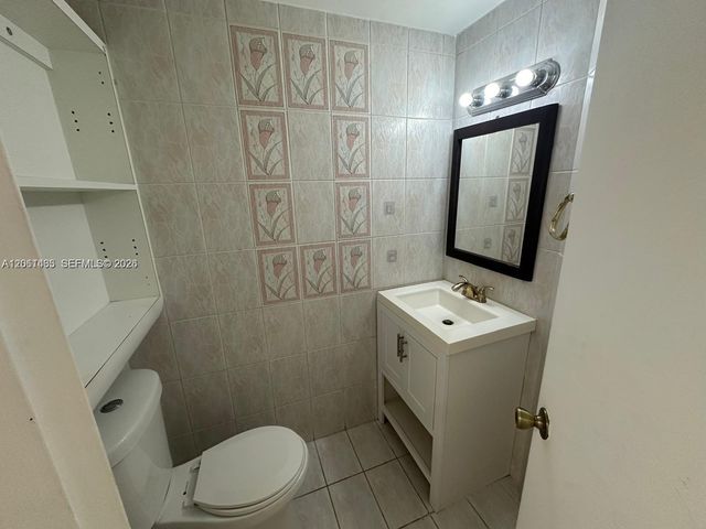 999 Brickell Bay Drive 1408, Miami, FL 33131