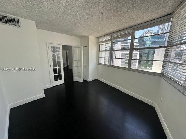 999 Brickell Bay Drive 1408, Miami, FL 33131