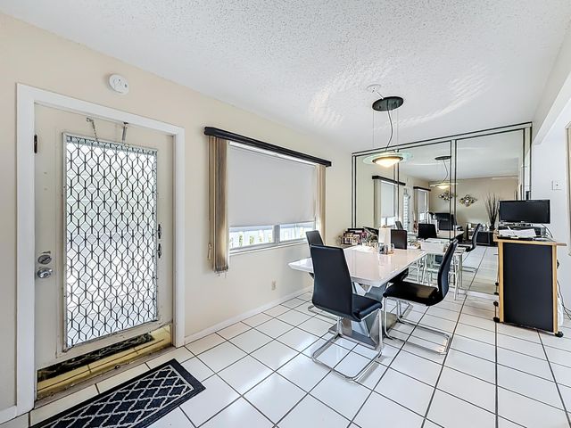2114 Oakridge V, Deerfield Beach, FL 33442