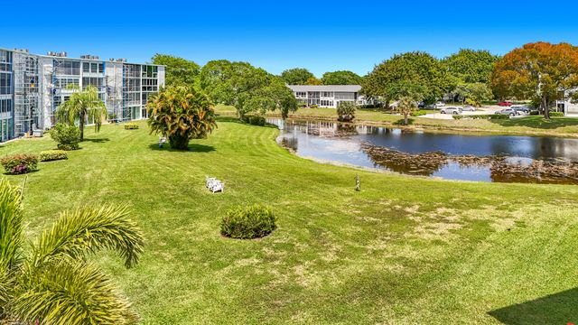 2114 Oakridge V, Deerfield Beach, FL 33442