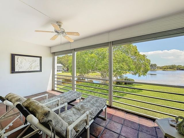 2114 Oakridge V, Deerfield Beach, FL 33442