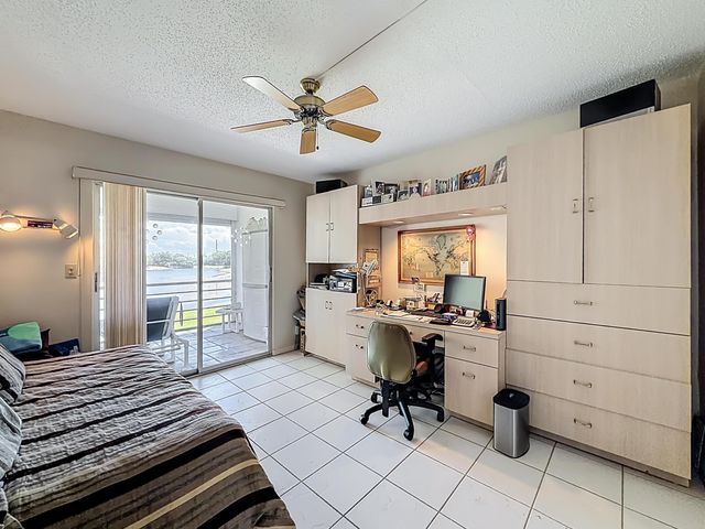 2114 Oakridge V, Deerfield Beach, FL 33442