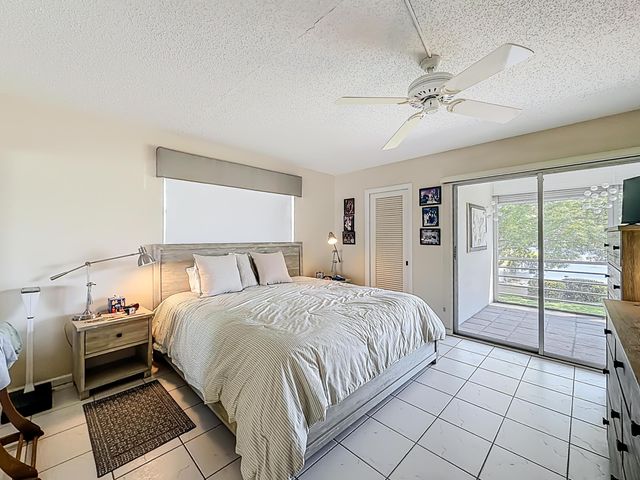 2114 Oakridge V, Deerfield Beach, FL 33442