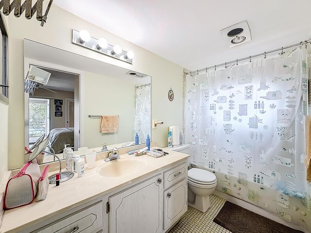 2114 Oakridge V, Deerfield Beach, FL 33442