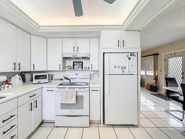 2114 Oakridge V, Deerfield Beach, FL 33442